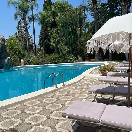 B&B La Villa 지아르디니낙소스 외부 사진