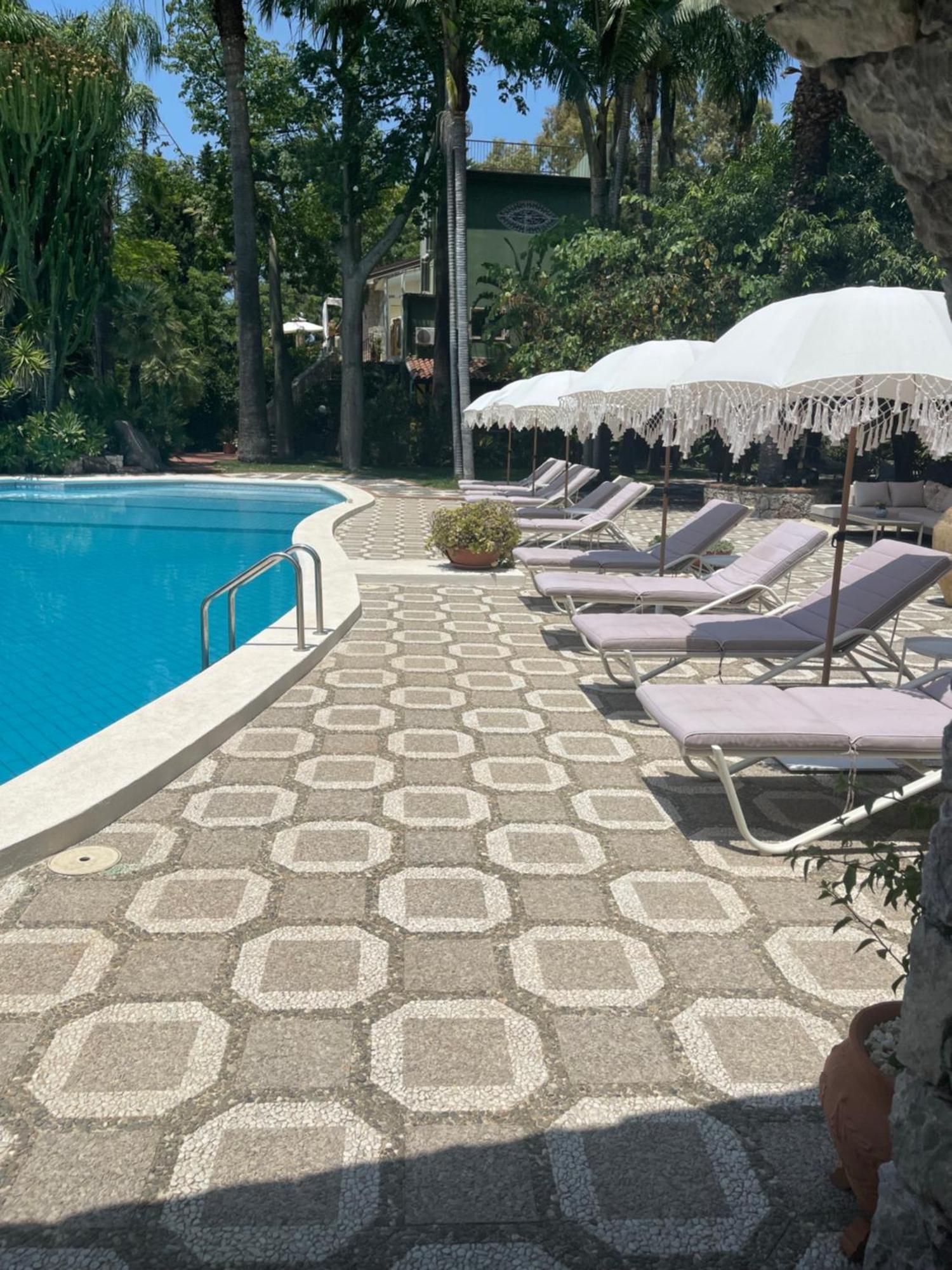 B&B La Villa 지아르디니낙소스 외부 사진