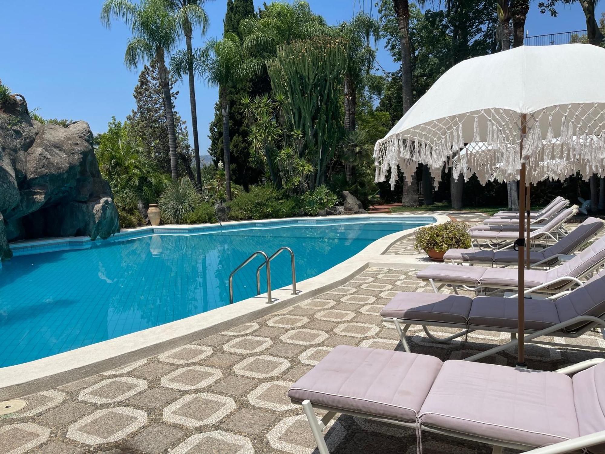 B&B La Villa 지아르디니낙소스 외부 사진