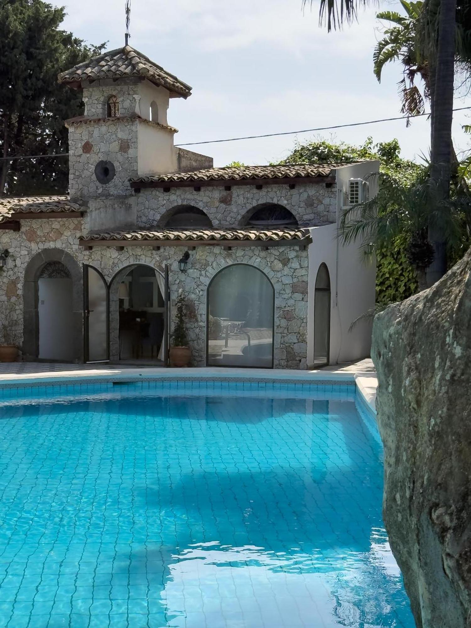 B&B La Villa 지아르디니낙소스 외부 사진